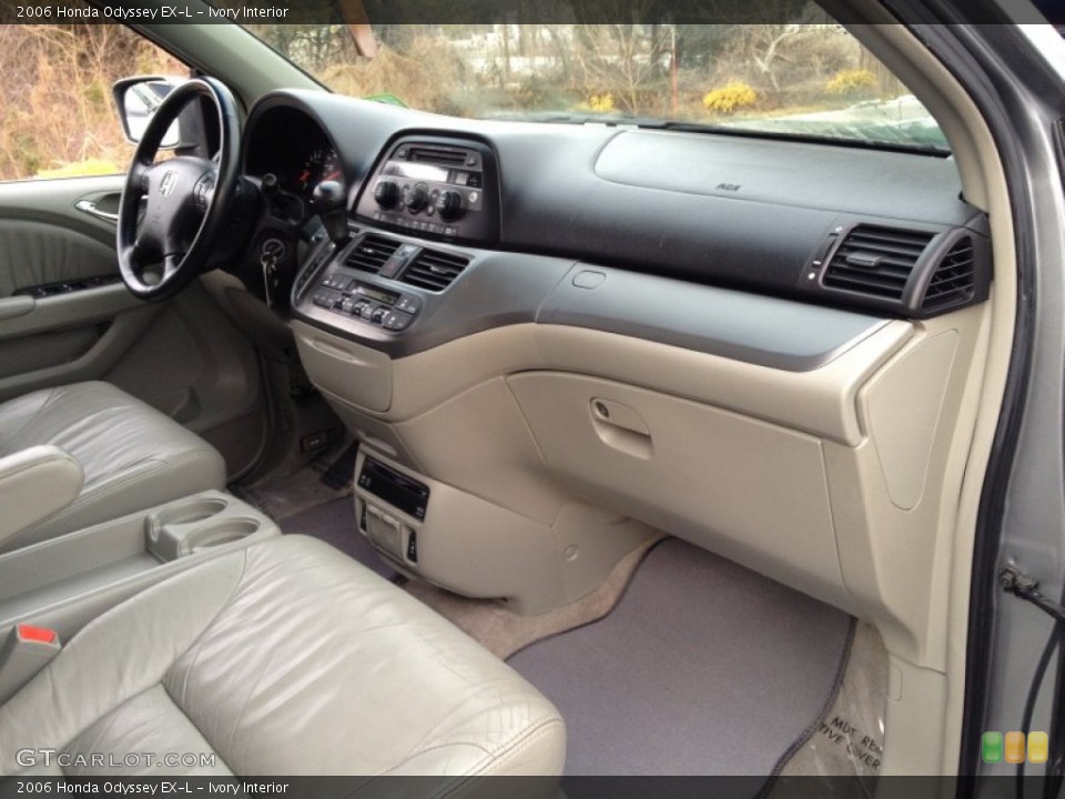 Ivory Interior Dashboard for the 2006 Honda Odyssey EX-L #76781598