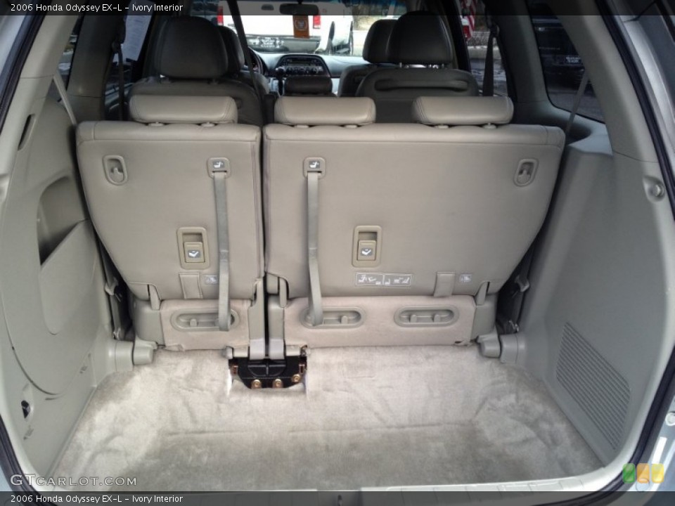 Ivory Interior Trunk for the 2006 Honda Odyssey EX-L #76781744