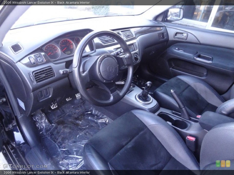 Black Alcantara Interior Photo for the 2006 Mitsubishi Lancer Evolution IX #76788323