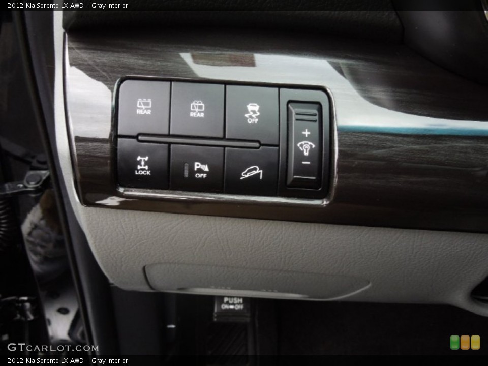 Gray Interior Controls for the 2012 Kia Sorento LX AWD #76806195
