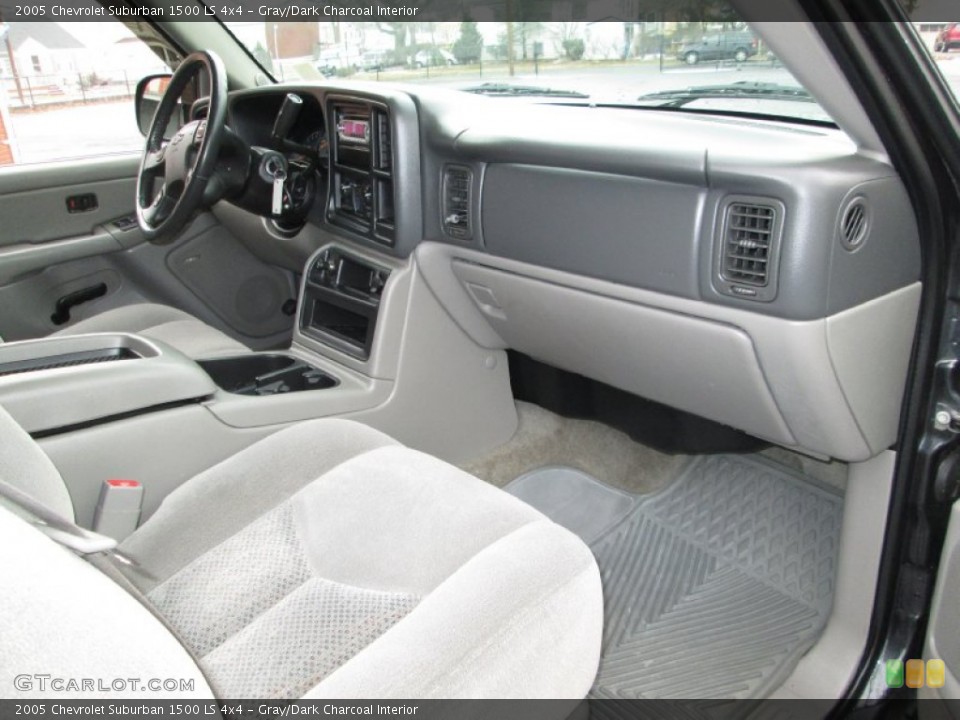 Gray/Dark Charcoal Interior Dashboard for the 2005 Chevrolet Suburban 1500 LS 4x4 #76808966