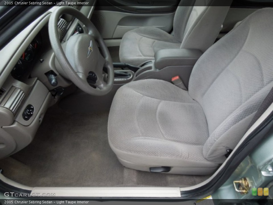 Light Taupe Interior Photo for the 2005 Chrysler Sebring Sedan #76809269