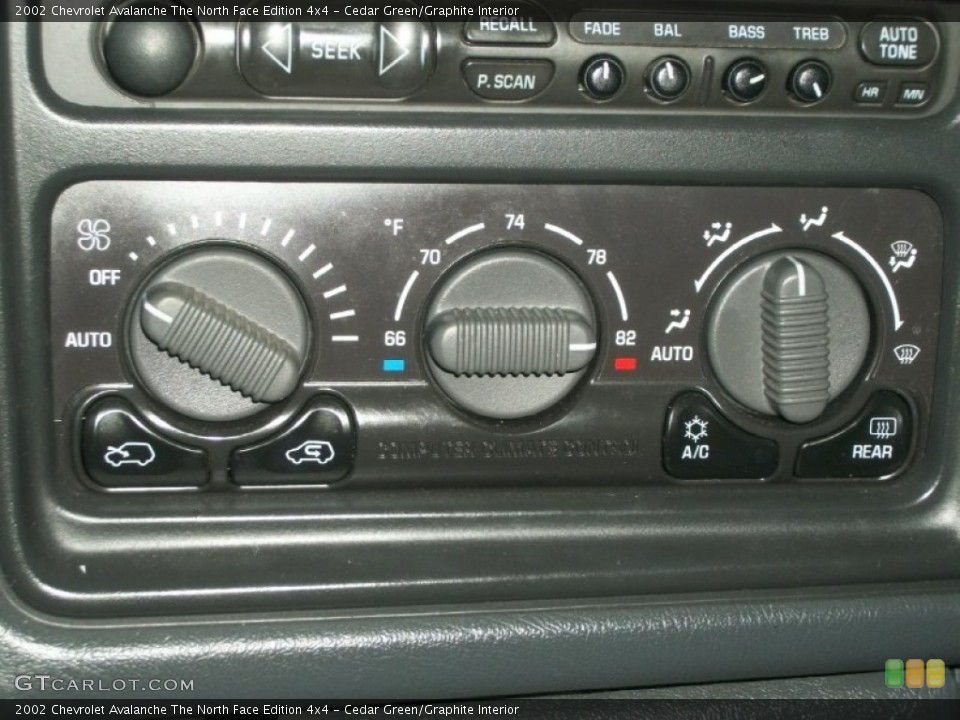 Cedar Green/Graphite Interior Controls for the 2002 Chevrolet Avalanche The North Face Edition 4x4 #76810506