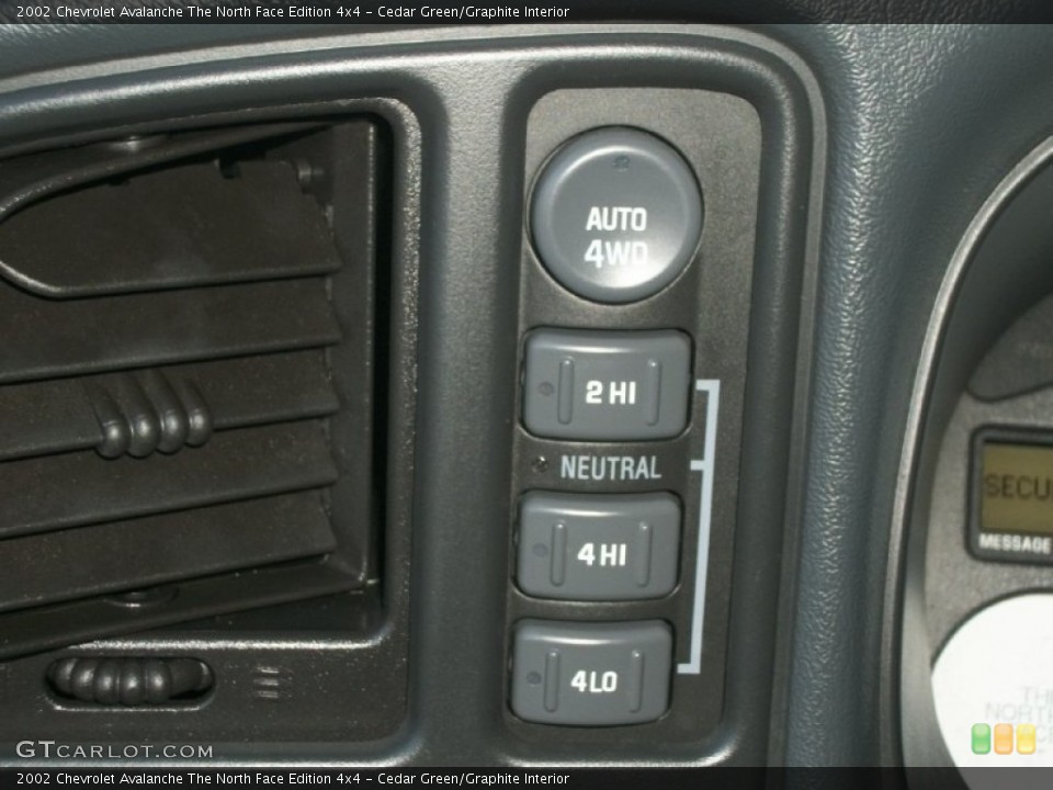 Cedar Green/Graphite Interior Controls for the 2002 Chevrolet Avalanche The North Face Edition 4x4 #76810529