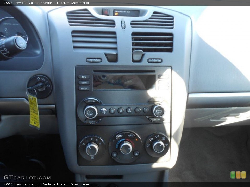 Titanium Gray Interior Controls for the 2007 Chevrolet Malibu LS Sedan #76817793