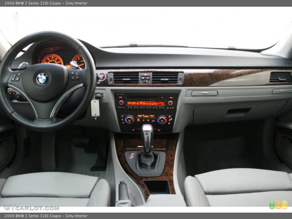 Grey Interior Dashboard for the 2009 BMW 3 Series 328i Coupe #76822482