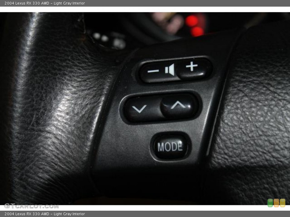 Light Gray Interior Controls for the 2004 Lexus RX 330 AWD #76823046