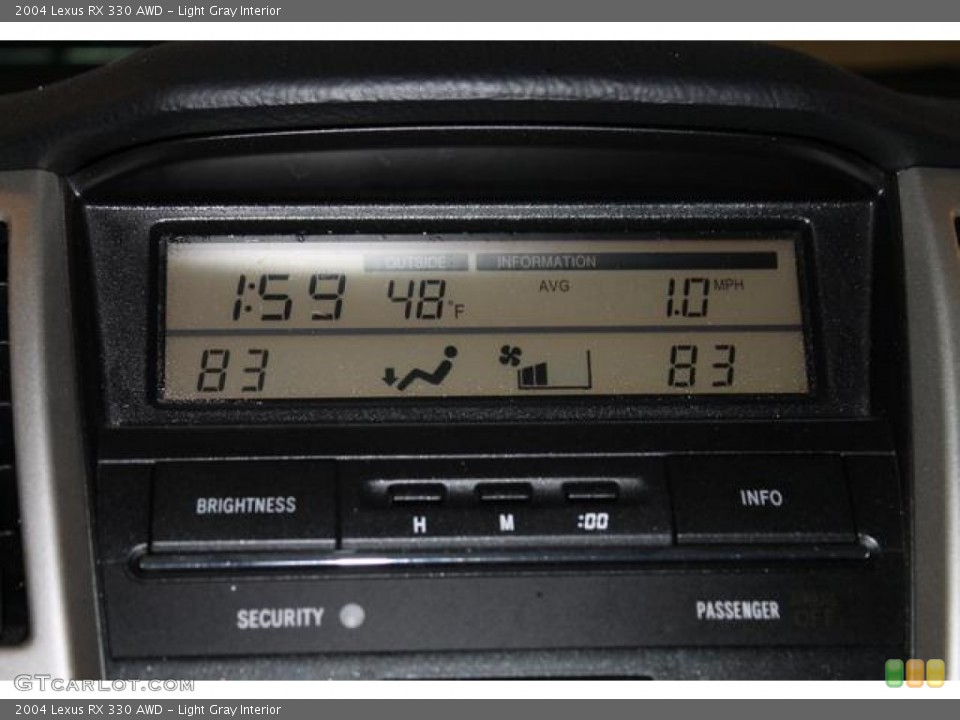 Light Gray Interior Controls for the 2004 Lexus RX 330 AWD #76823076
