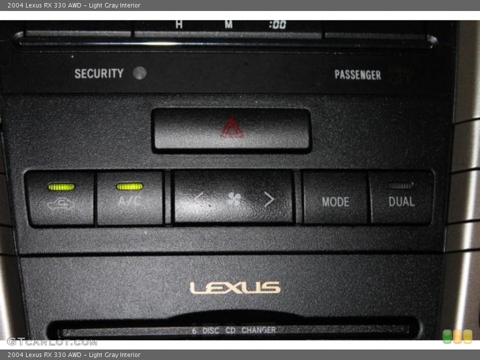 Light Gray Interior Controls for the 2004 Lexus RX 330 AWD #76823088