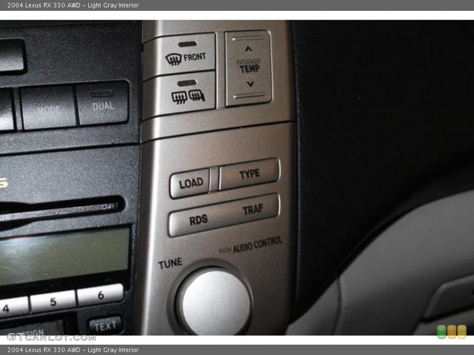 Light Gray Interior Controls for the 2004 Lexus RX 330 AWD #76823142