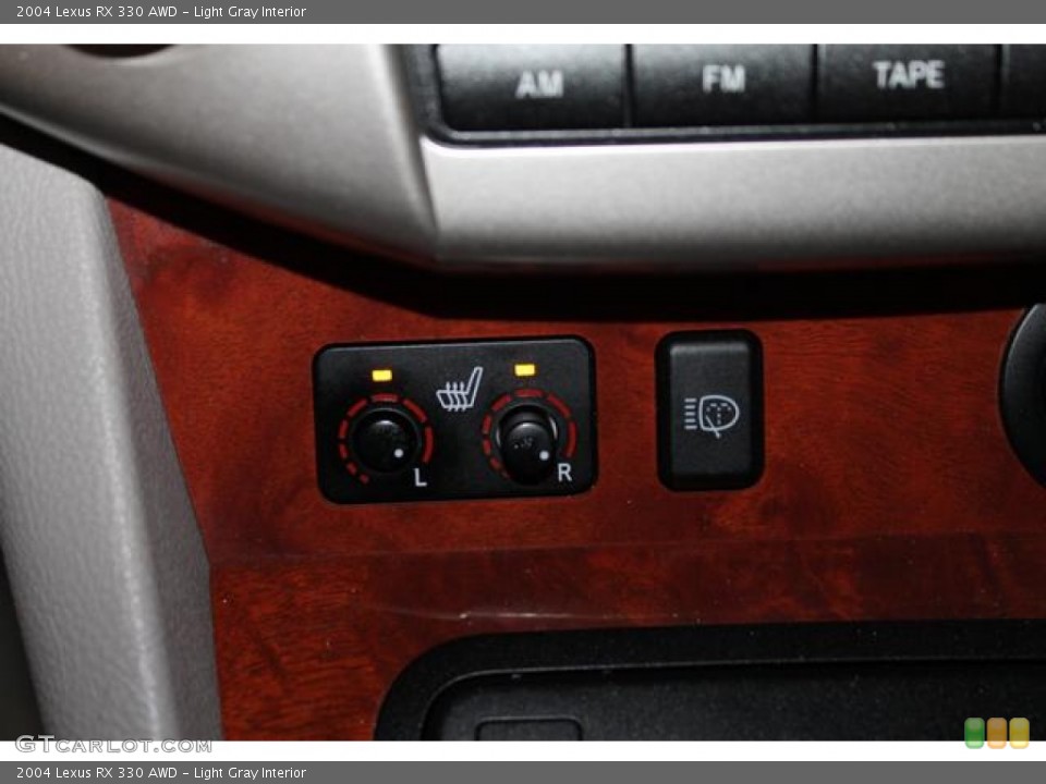 Light Gray Interior Controls for the 2004 Lexus RX 330 AWD #76823162