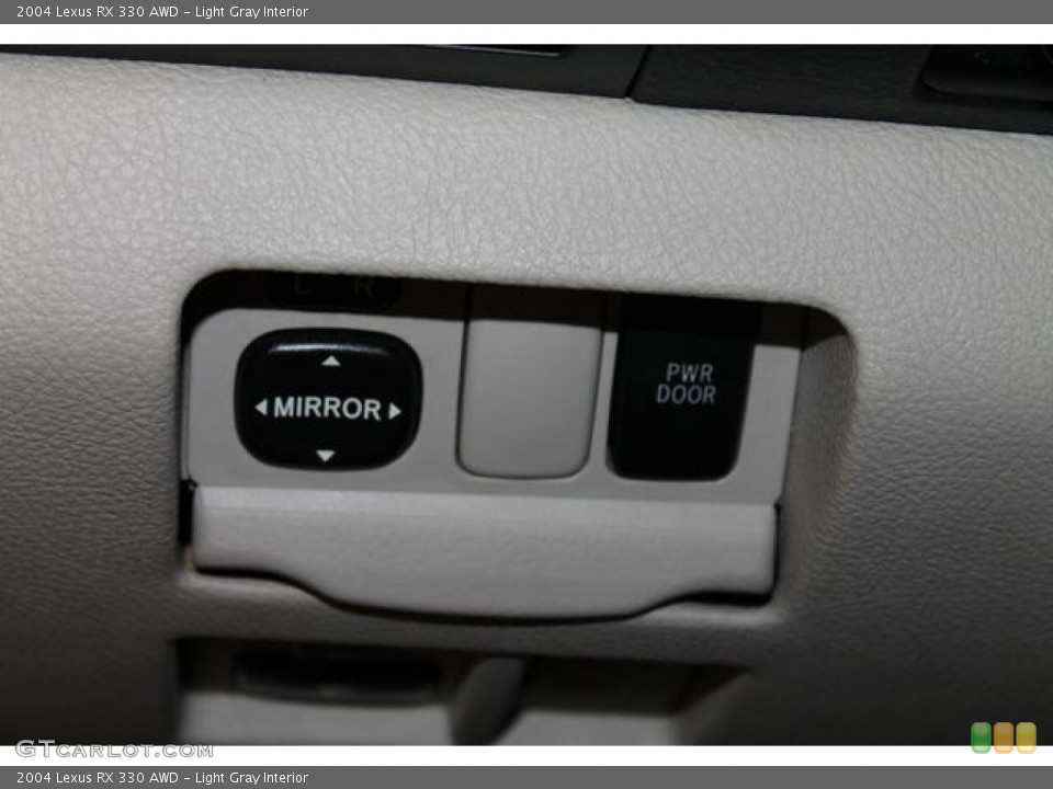 Light Gray Interior Controls for the 2004 Lexus RX 330 AWD #76823253
