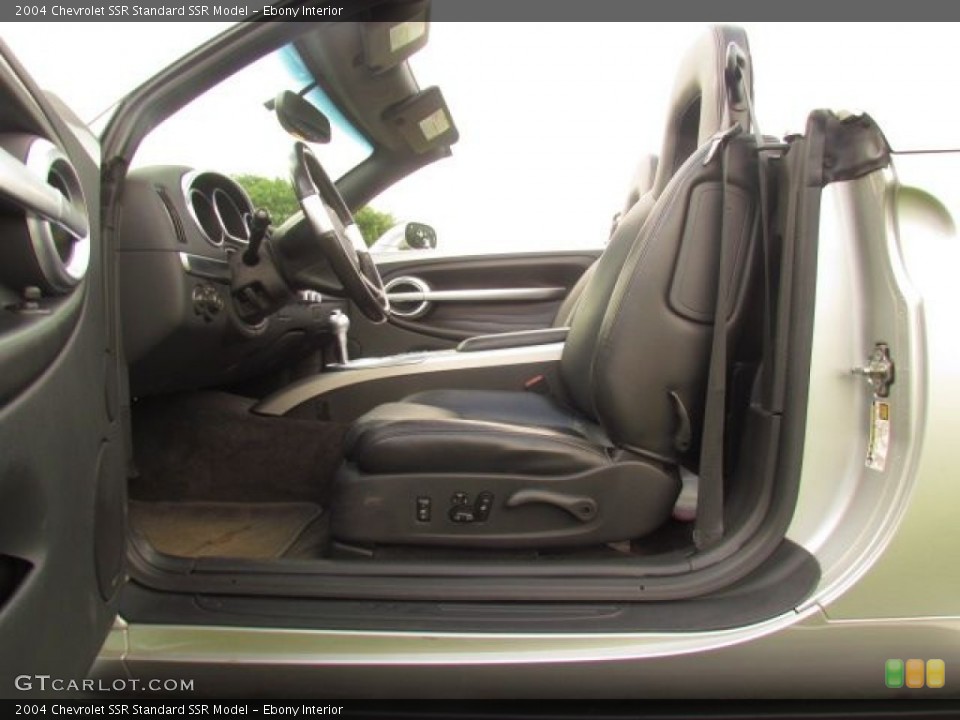 Ebony Interior Photo for the 2004 Chevrolet SSR  #76843014