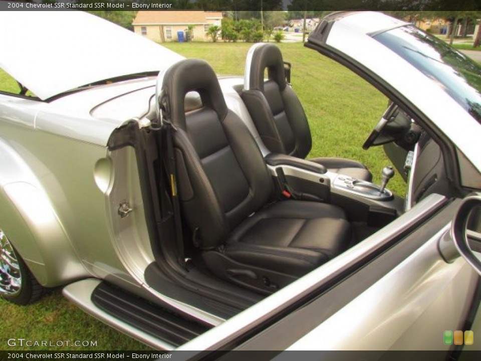 Ebony Interior Photo for the 2004 Chevrolet SSR  #76843047