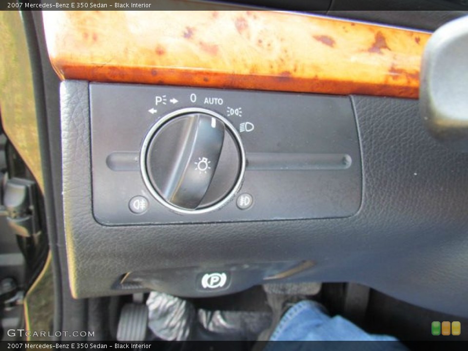 Black Interior Controls for the 2007 Mercedes-Benz E 350 Sedan #76850343