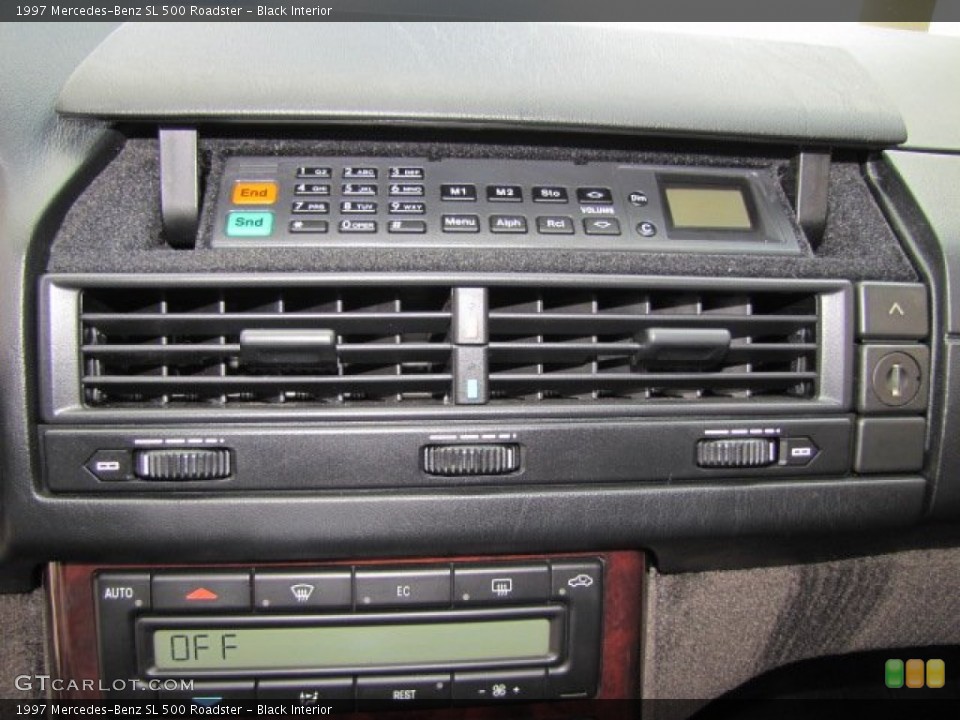 Black Interior Controls for the 1997 Mercedes-Benz SL 500 Roadster #76855392