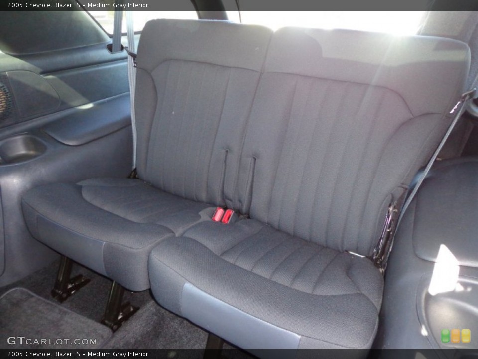 Medium Gray Interior Rear Seat for the 2005 Chevrolet Blazer LS #76860131