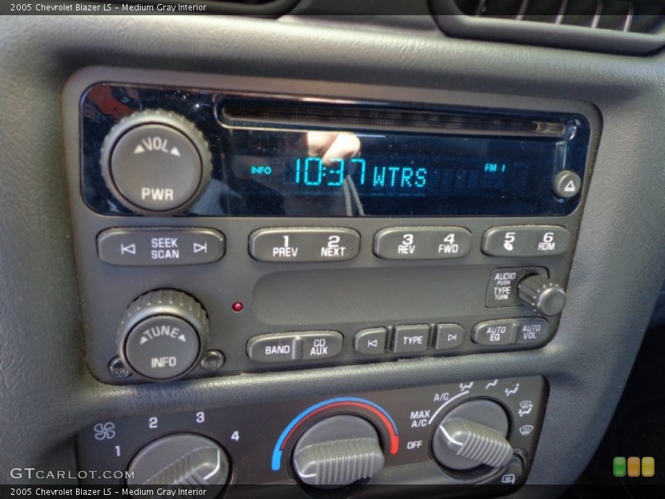 Medium Gray Interior Audio System for the 2005 Chevrolet Blazer LS #76860321