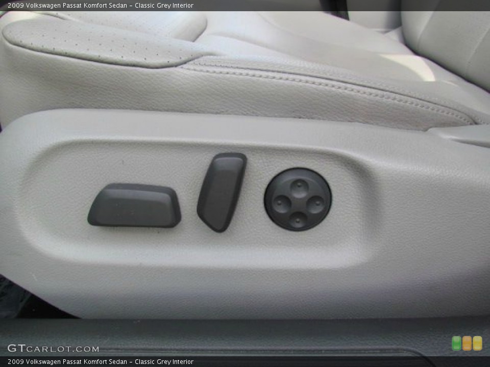 Classic Grey Interior Controls for the 2009 Volkswagen Passat Komfort Sedan #76862472