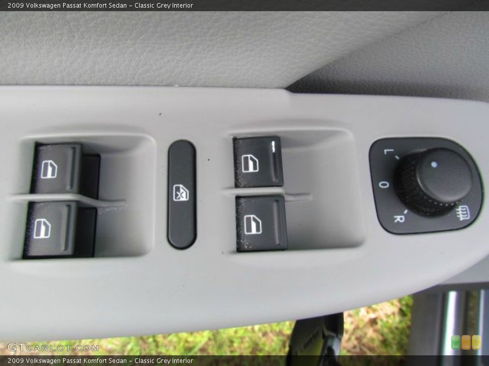 Classic Grey Interior Controls for the 2009 Volkswagen Passat Komfort Sedan #76862478