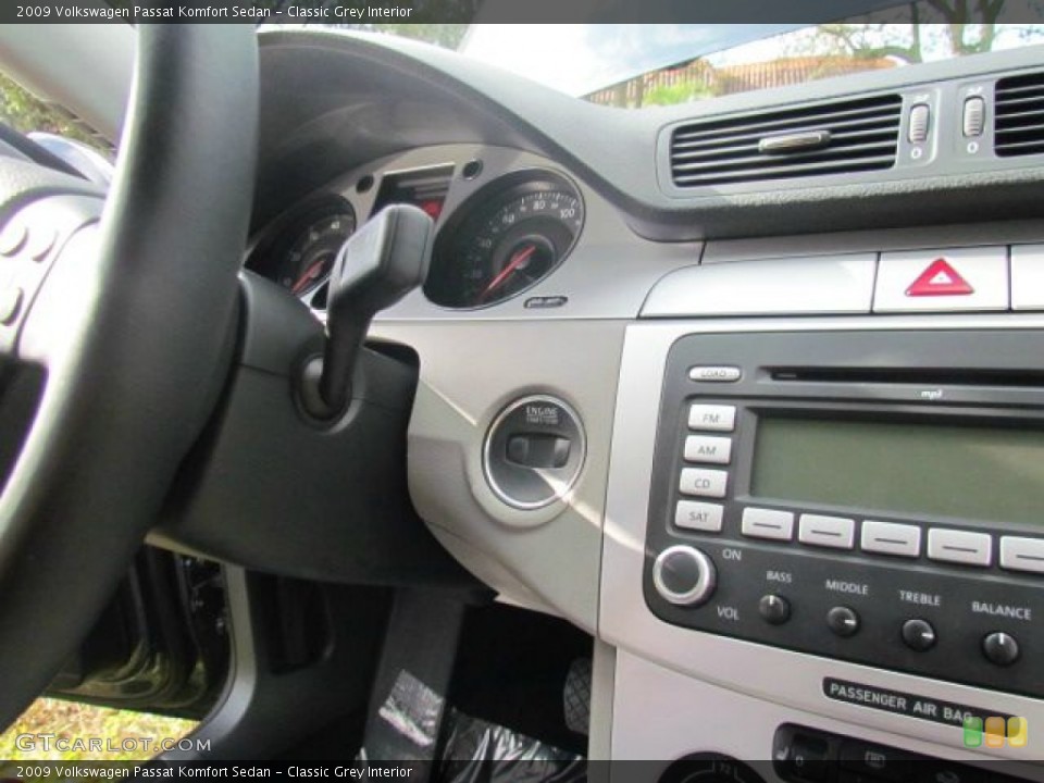 Classic Grey Interior Controls for the 2009 Volkswagen Passat Komfort Sedan #76862493