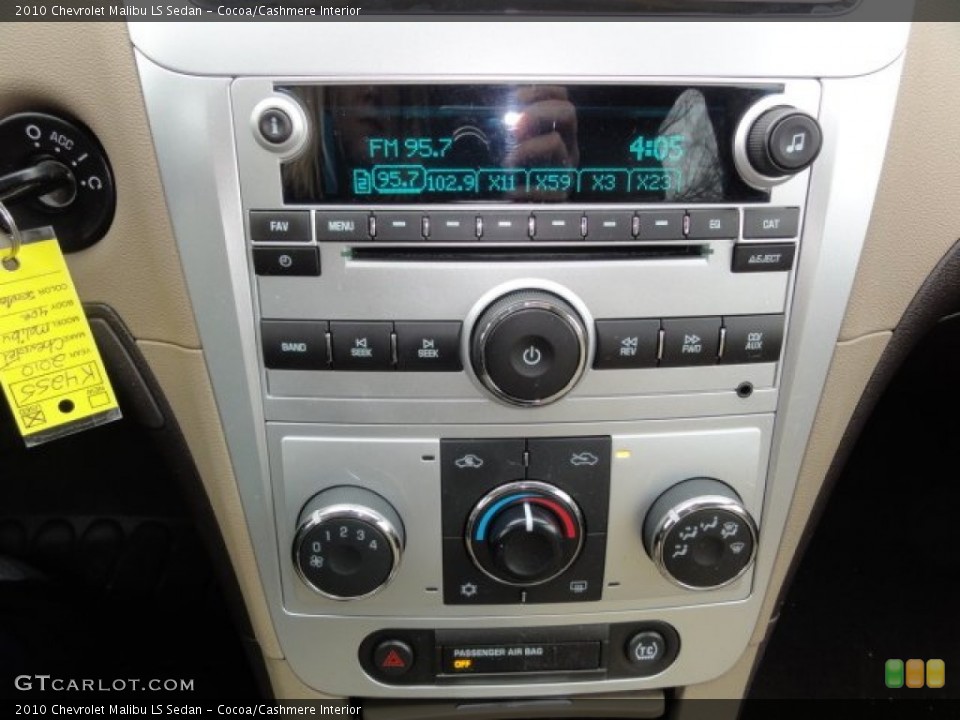 Cocoa/Cashmere Interior Controls for the 2010 Chevrolet Malibu LS Sedan #76866240