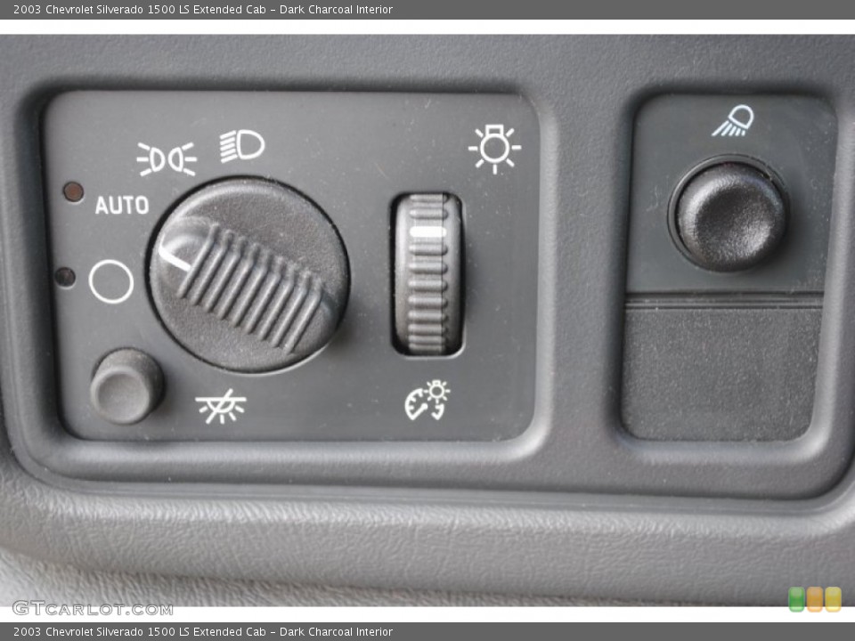 Dark Charcoal Interior Controls for the 2003 Chevrolet Silverado 1500 LS Extended Cab #76868430