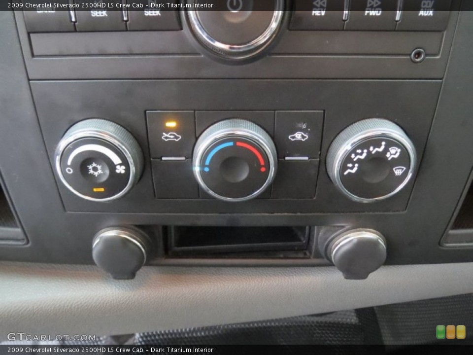 Dark Titanium Interior Controls for the 2009 Chevrolet Silverado 2500HD LS Crew Cab #76871261