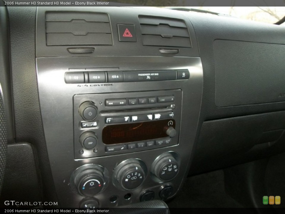 Ebony Black Interior Controls for the 2006 Hummer H3  #76872858