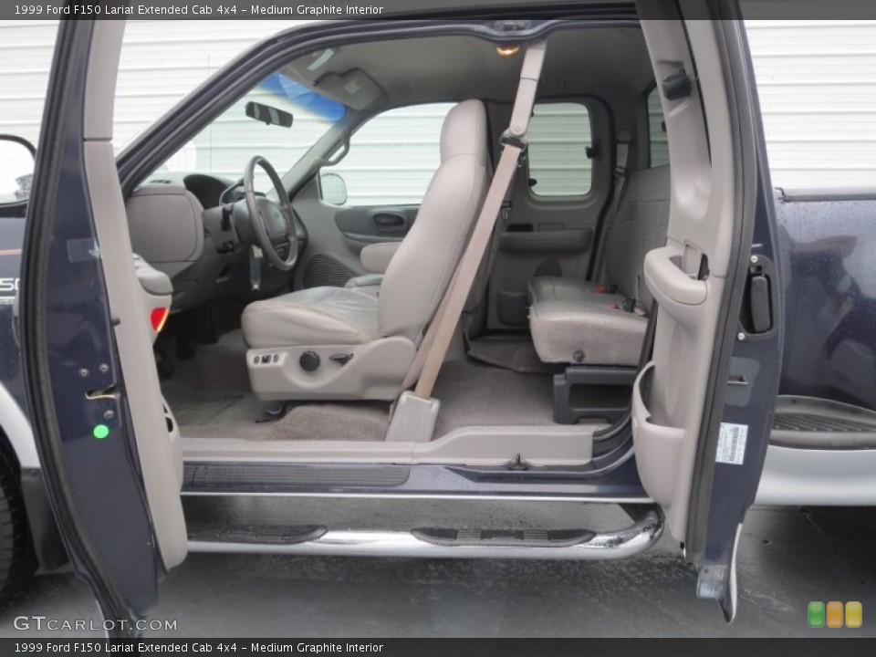 Medium Graphite Interior Photo for the 1999 Ford F150 Lariat Extended Cab 4x4 #76881380