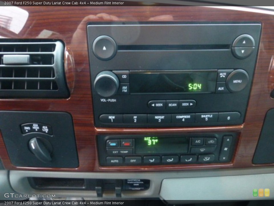 Medium Flint Interior Controls for the 2007 Ford F250 Super Duty Lariat Crew Cab 4x4 #76890732