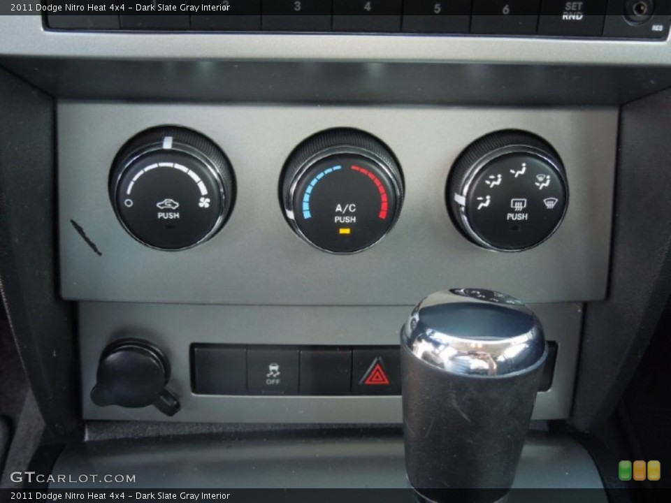 Dark Slate Gray Interior Controls for the 2011 Dodge Nitro Heat 4x4 #76897650