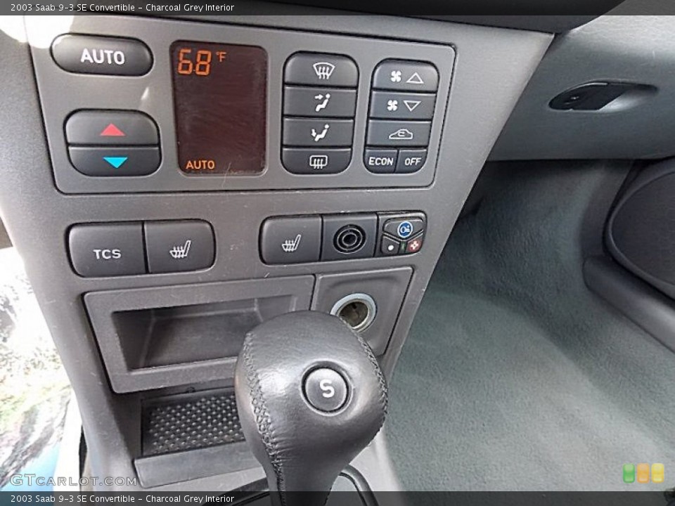 Charcoal Grey Interior Controls for the 2003 Saab 9-3 SE Convertible #76898934