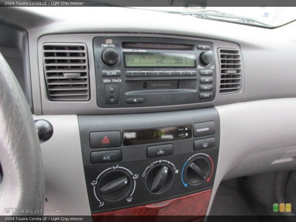 Light Gray Interior Controls for the 2004 Toyota Corolla LE #76906320