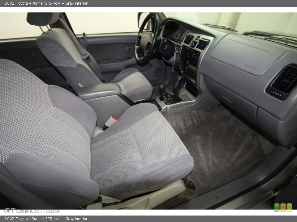 Gray Interior Photo for the 2002 Toyota 4Runner SR5 4x4 #76926702