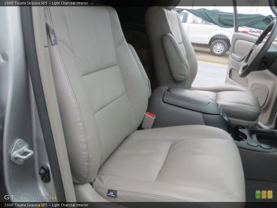 Light Charcoal Interior Photo for the 2006 Toyota Sequoia SR5 #76932381