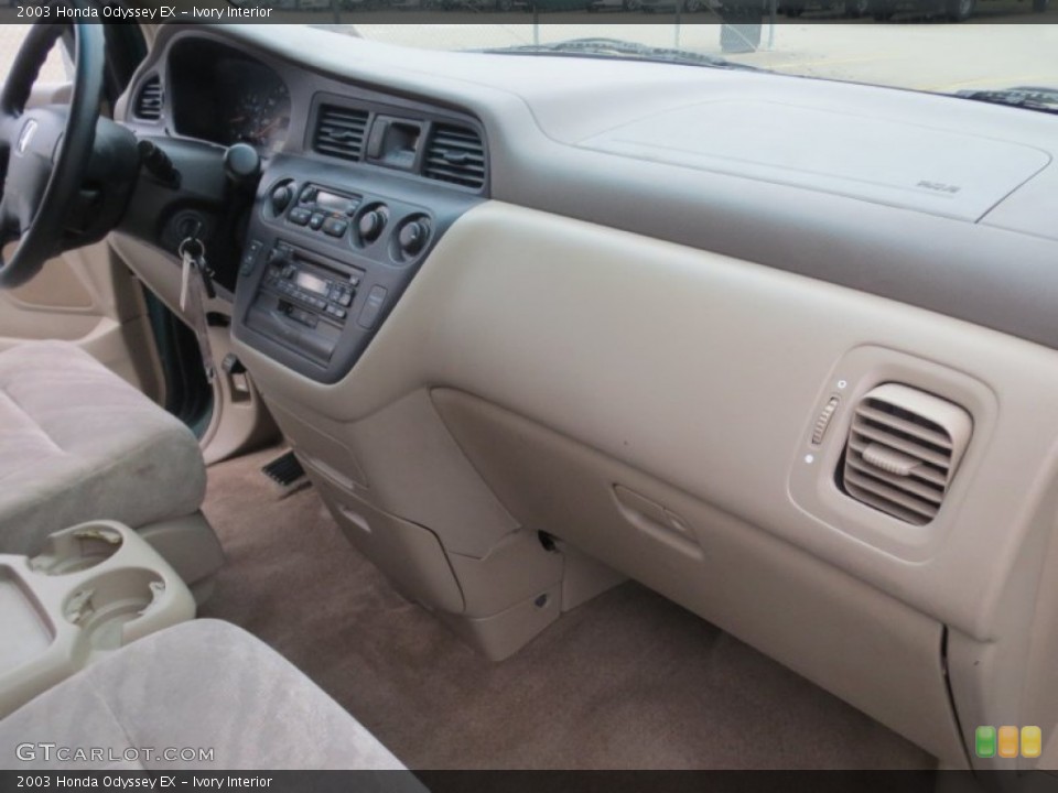 Ivory Interior Dashboard for the 2003 Honda Odyssey EX #76933360