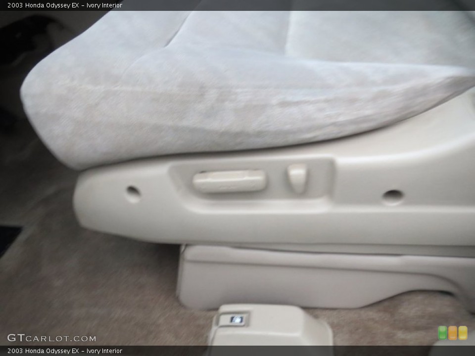 Ivory Interior Front Seat for the 2003 Honda Odyssey EX #76933520