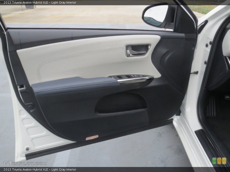 Light Gray Interior Door Panel for the 2013 Toyota Avalon Hybrid XLE #76936918