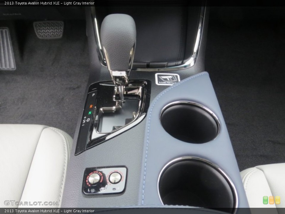 Light Gray Interior Transmission for the 2013 Toyota Avalon Hybrid XLE #76937125