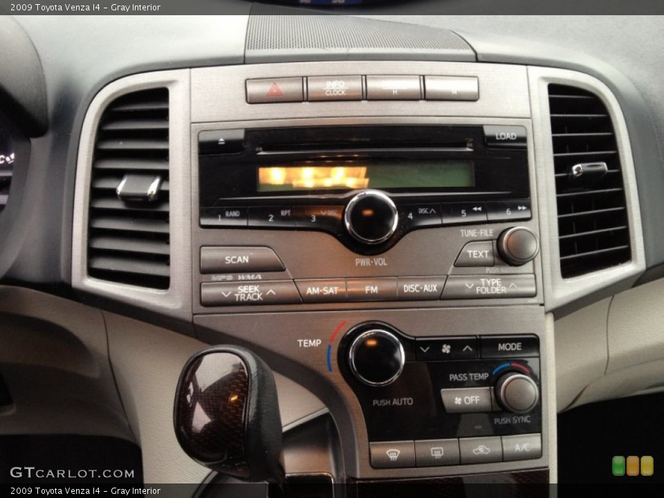 Gray Interior Controls for the 2009 Toyota Venza I4 #76940032