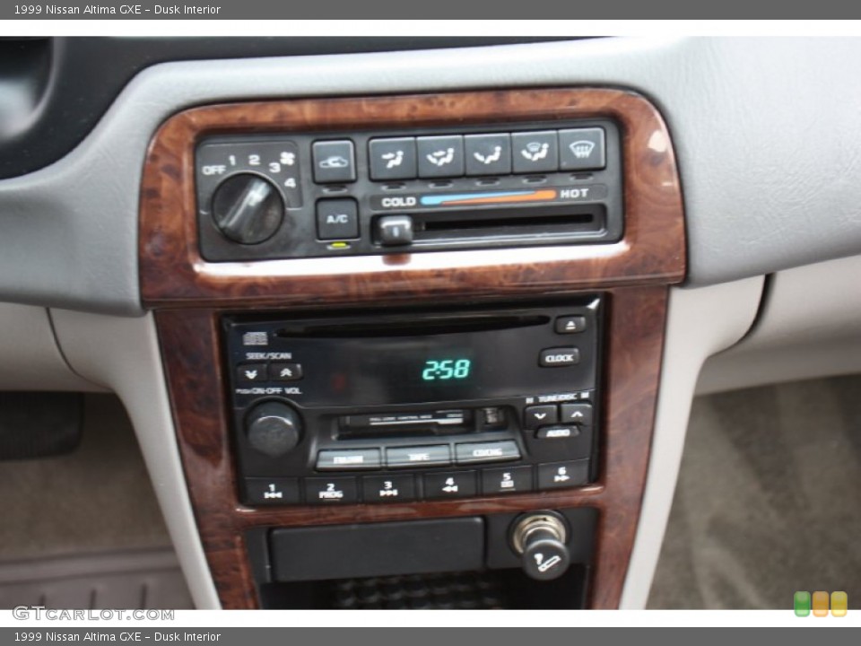 Dusk Interior Controls for the 1999 Nissan Altima GXE #76943059