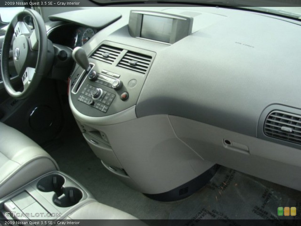 Gray Interior Dashboard for the 2009 Nissan Quest 3.5 SE #76943320