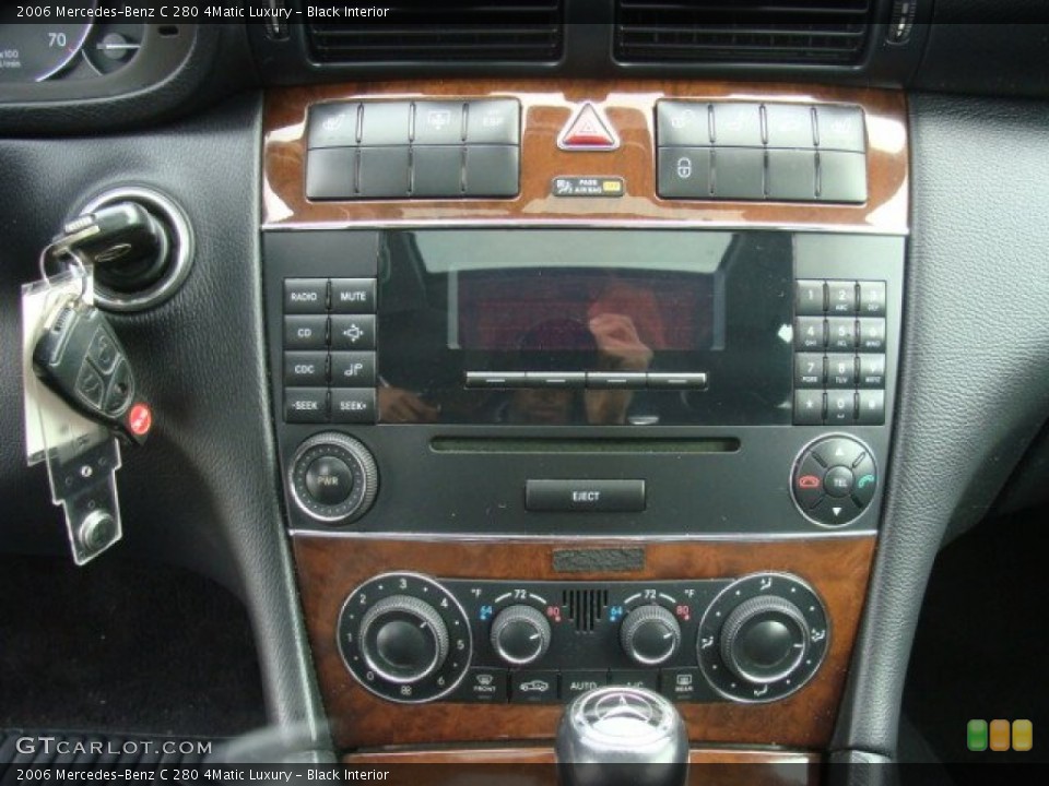 Black Interior Controls for the 2006 Mercedes-Benz C 280 4Matic Luxury #76944334