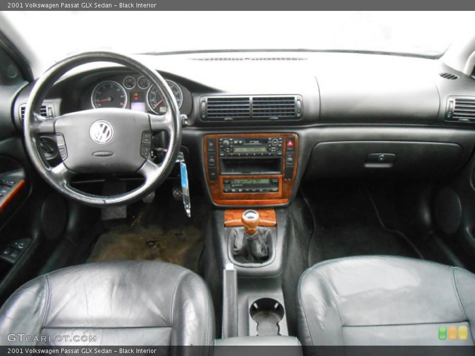 Black Interior Dashboard for the 2001 Volkswagen Passat GLX Sedan #76948078