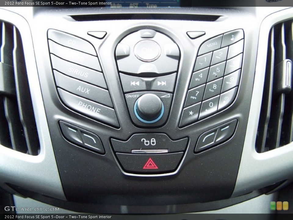 Two-Tone Sport Interior Controls for the 2012 Ford Focus SE Sport 5-Door #76951891