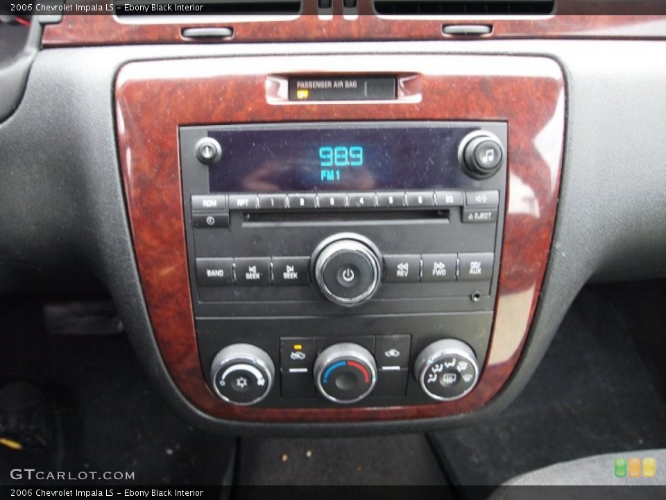 Ebony Black Interior Controls for the 2006 Chevrolet Impala LS #76958080