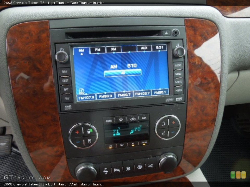 Light Titanium/Dark Titanium Interior Controls for the 2008 Chevrolet Tahoe LTZ #76966270