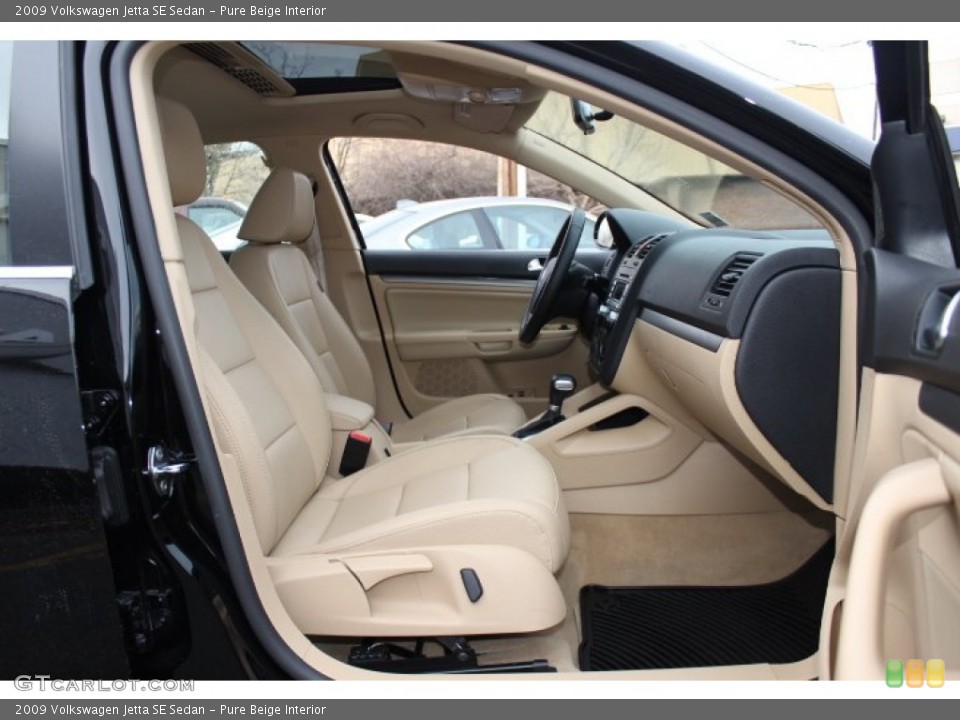 Pure Beige Interior Photo for the 2009 Volkswagen Jetta SE Sedan #76970897