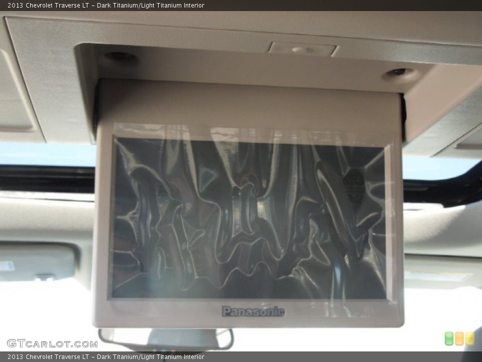 Dark Titanium/Light Titanium Interior Entertainment System for the 2013 Chevrolet Traverse LT #76977004
